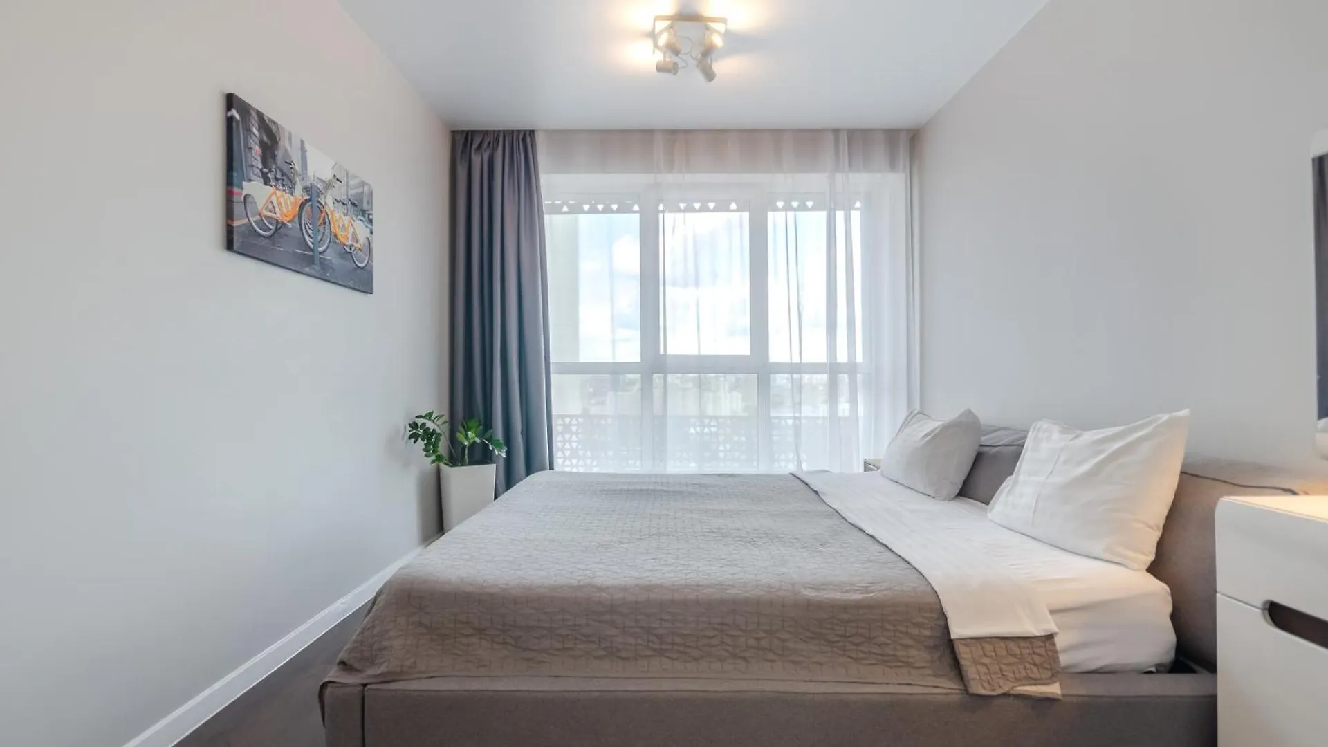 Petrovdom 41B-59B-90B-77B Stunning City View Apartments At Rc Kvartet, Central Railway Station Kiew