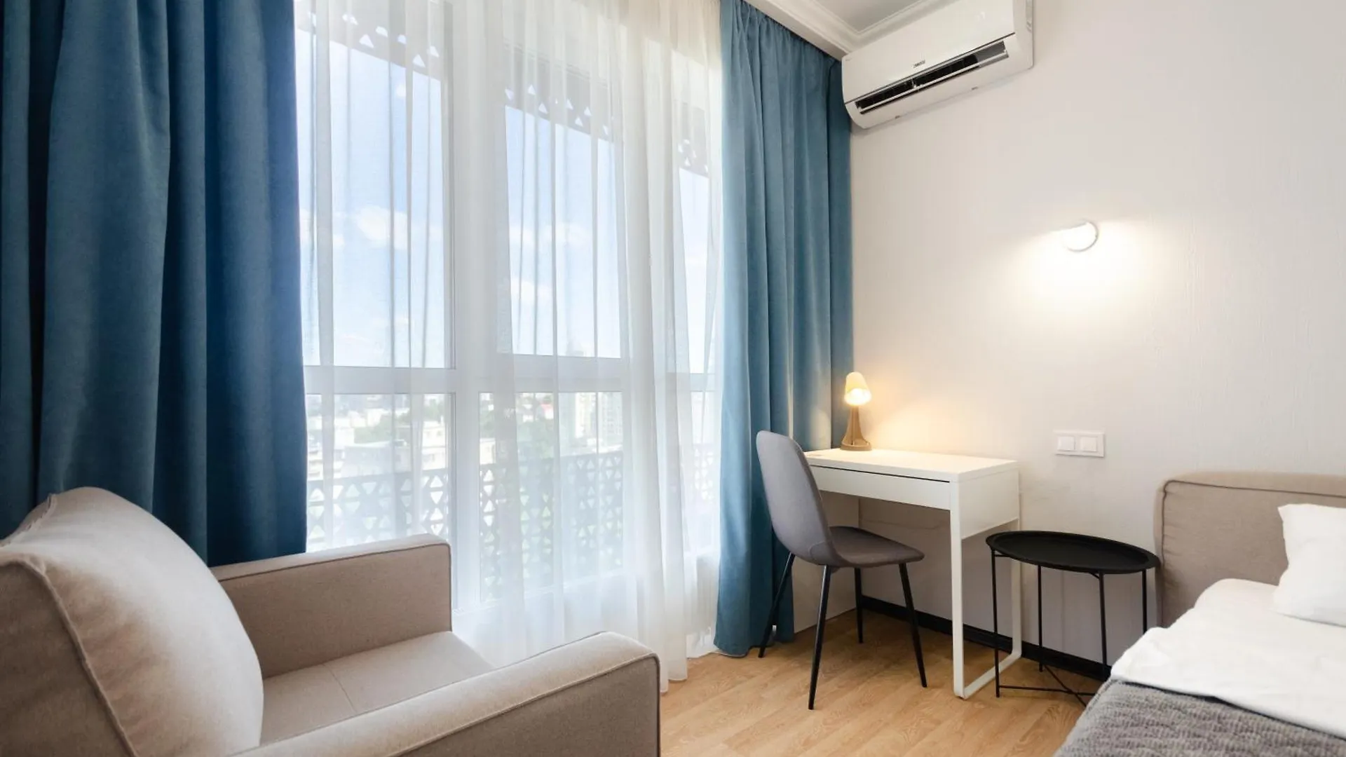 Petrovdom 41B-59B-90B-77B Stunning City View Apartments At Rc Kvartet, Central Railway Station Kiew