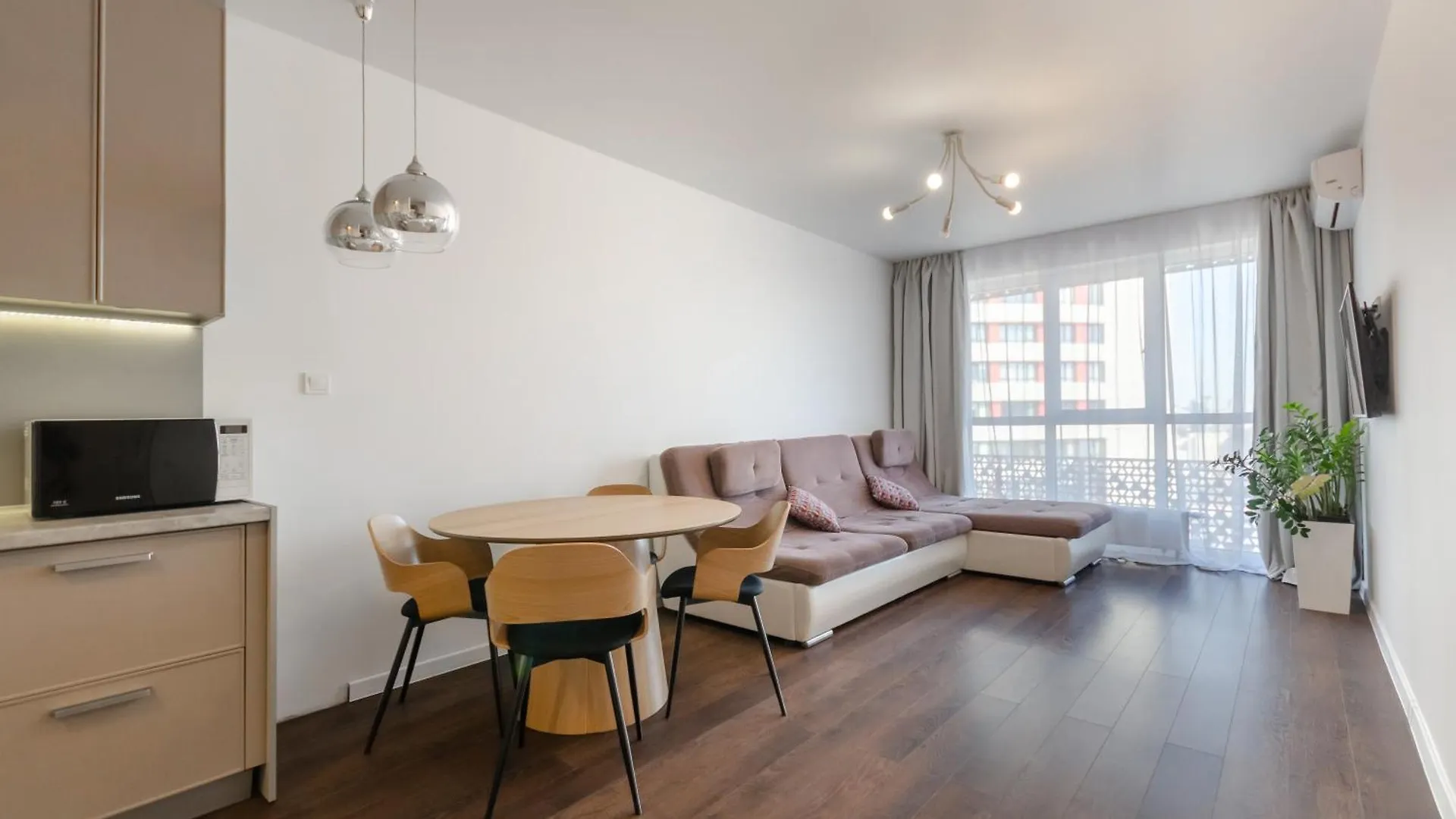 Petrovdom 41B-59B-90B-77B Stunning City View Apartments At Rc Kvartet, Central Railway Station Kiew 0*,  Ukraine
