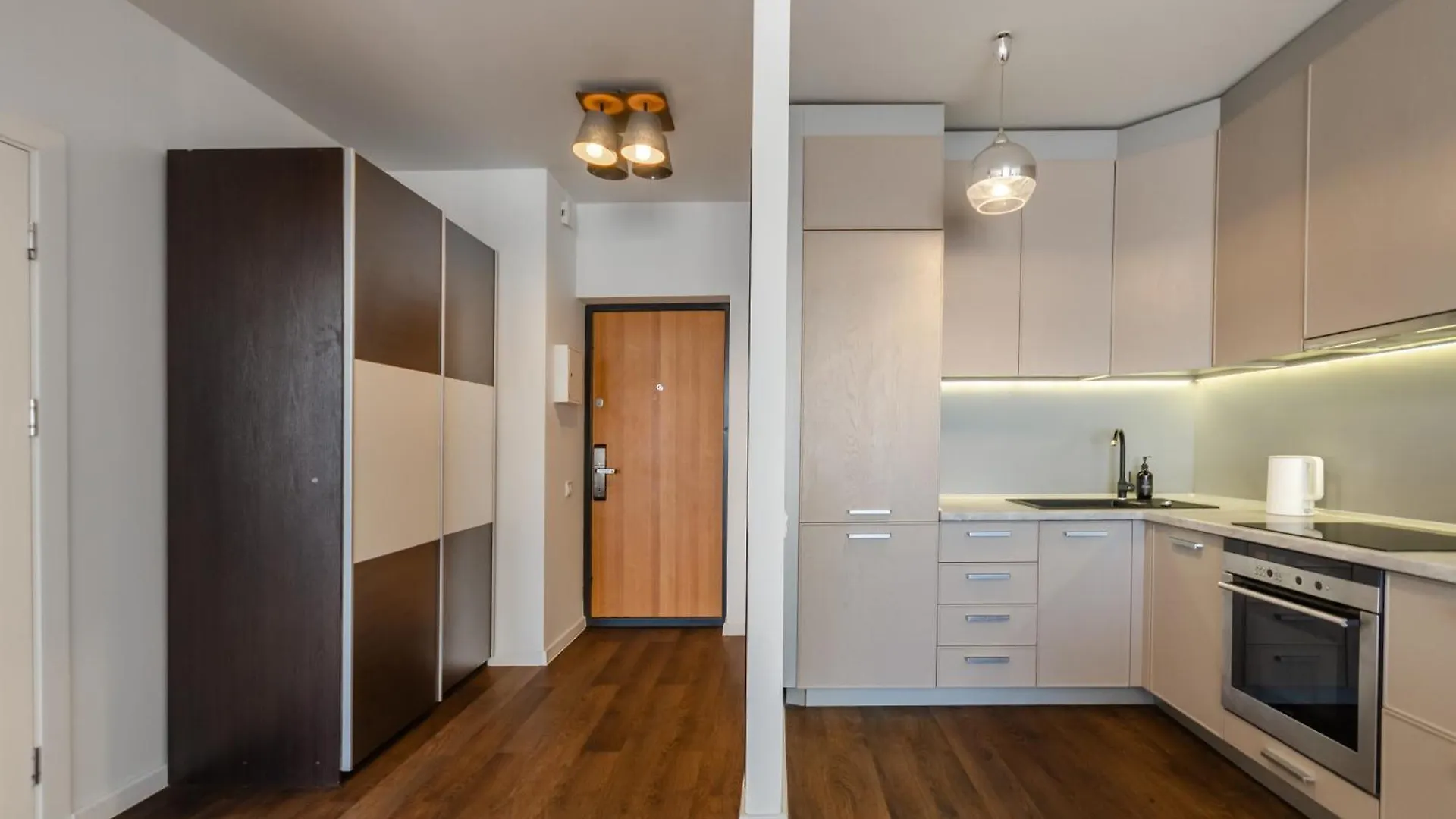 Petrovdom 41B-59B-90B-77B Stunning City View Apartments At Rc Kvartet, Central Railway Station Kiew 0*,  Ukraine